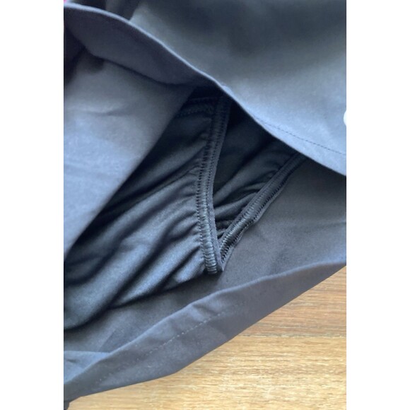 NEW Bundle of 2 GapFit Active Shorts LARGE Women’s Running Fitness - Picture 9 of 10